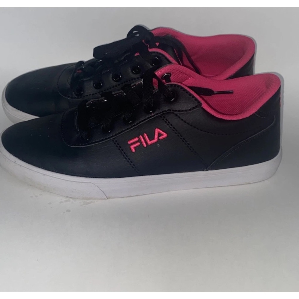 Fila Women's Black and Pink Athletic Shoes